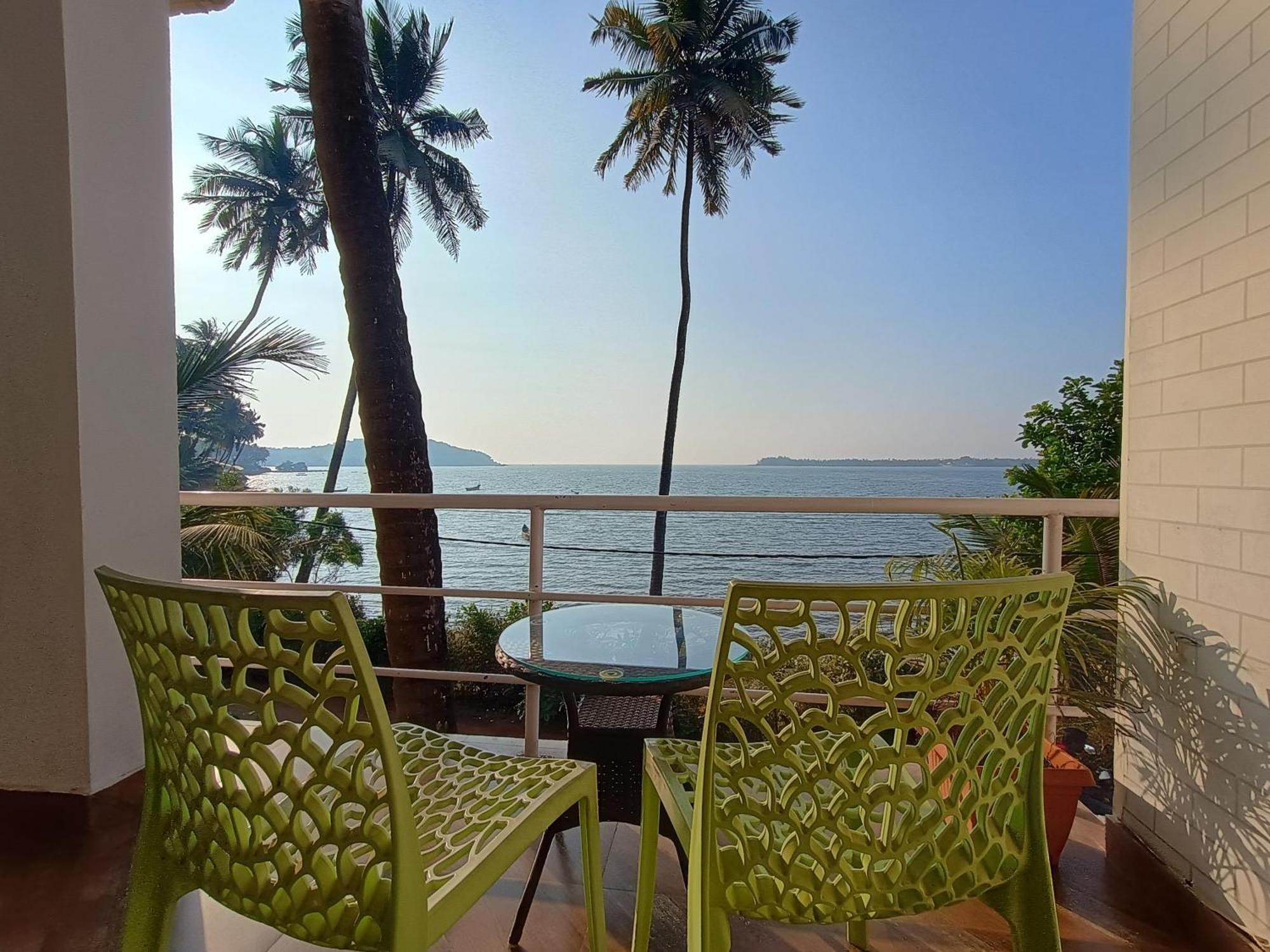 Gs Home On The Bay - Super Sea View Glass Studio Apartment فاغاتور المظهر الخارجي الصورة