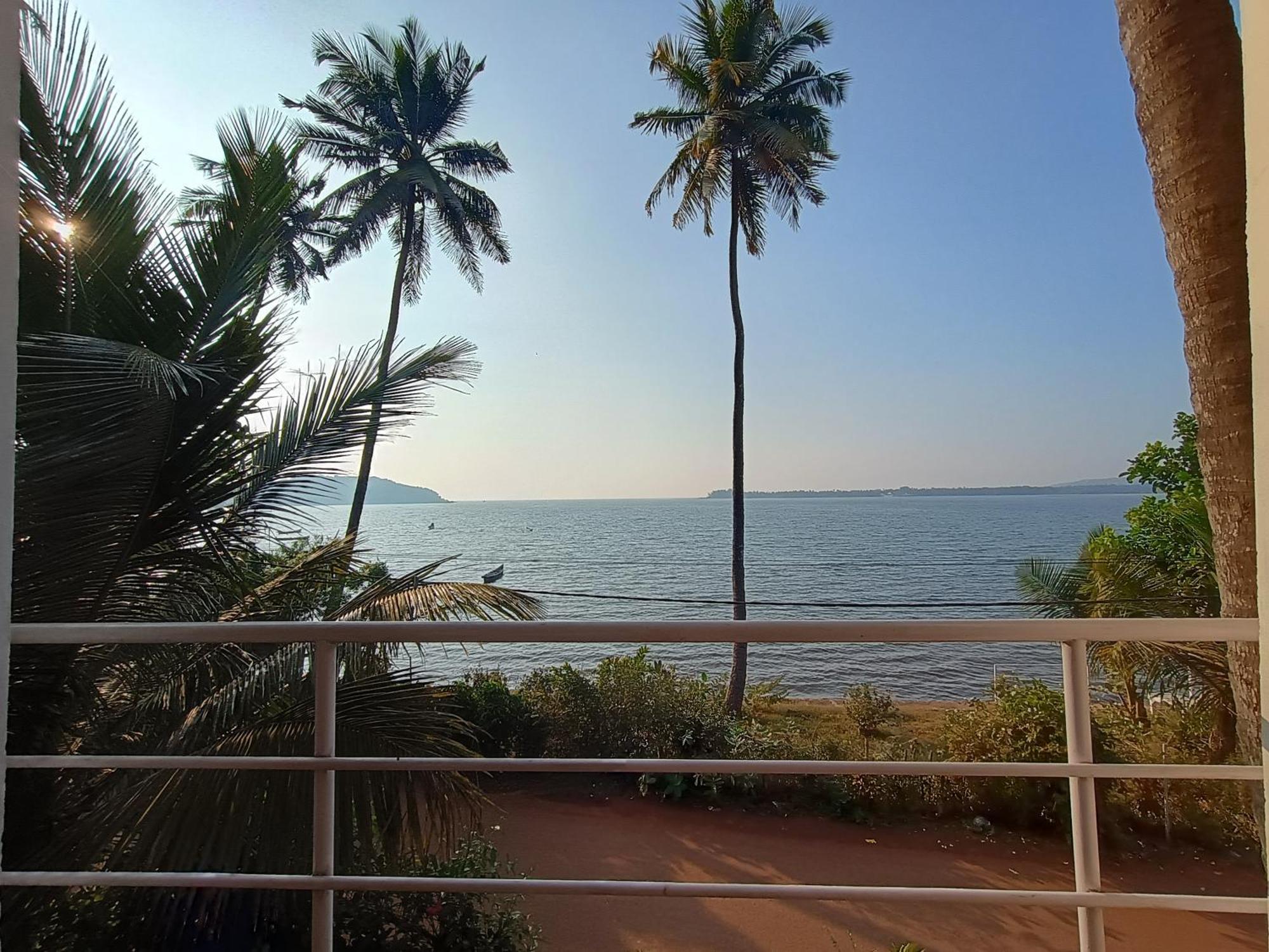 Gs Home On The Bay - Super Sea View Glass Studio Apartment فاغاتور المظهر الخارجي الصورة